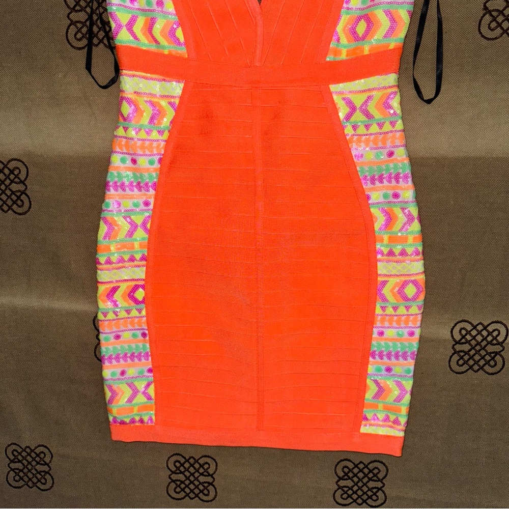 2Bebe NWT! Orange Stretch Sequins Lines Banded Bodycon Mini Dress Size S - Picture 2 of 10